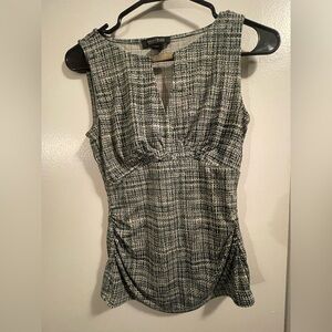 White House Black Market EUC Black, White and Green Sleeveless V-Neck Top